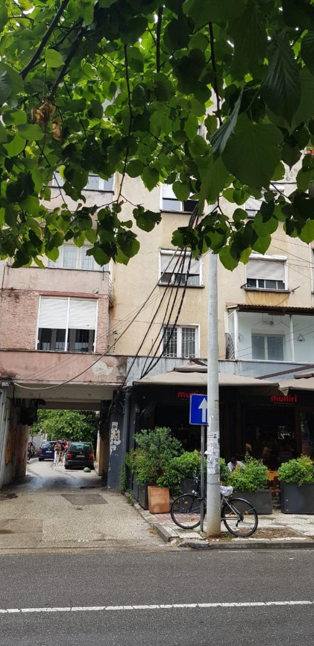 Alle'S M Shyri Studio Apartment Tirana Exterior foto
