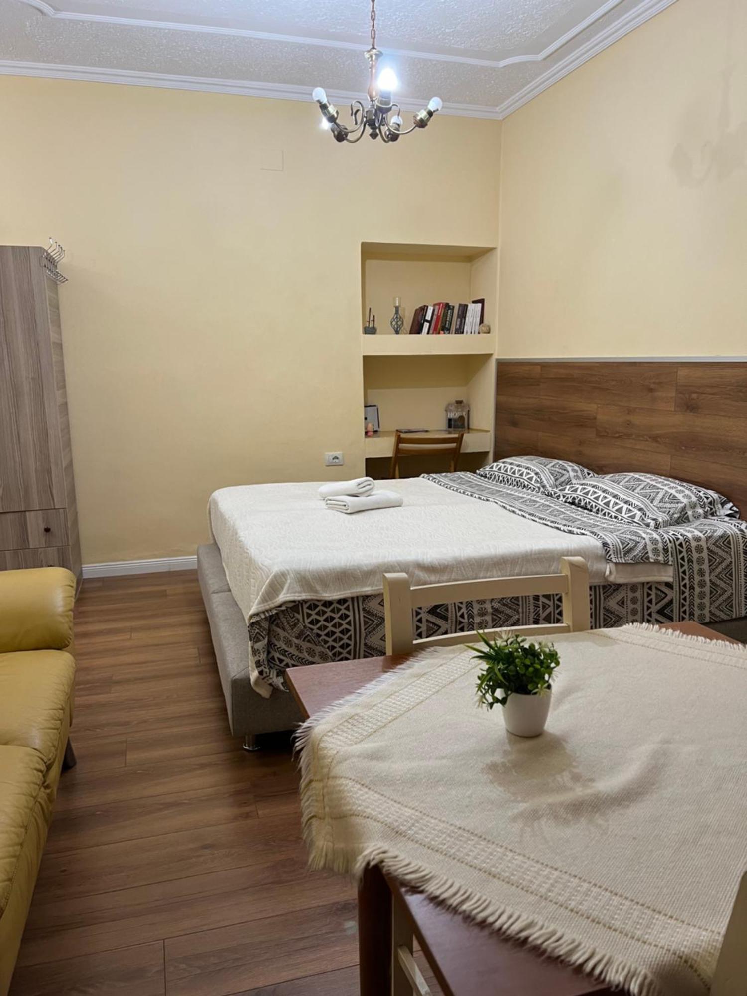 Alle'S M Shyri Studio Apartment Tirana Exterior foto