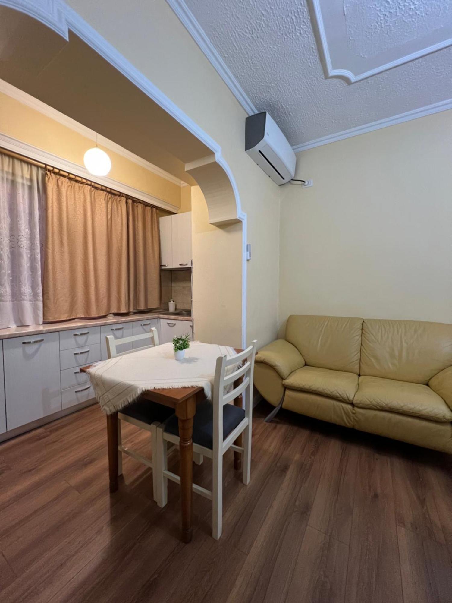 Alle'S M Shyri Studio Apartment Tirana Exterior foto